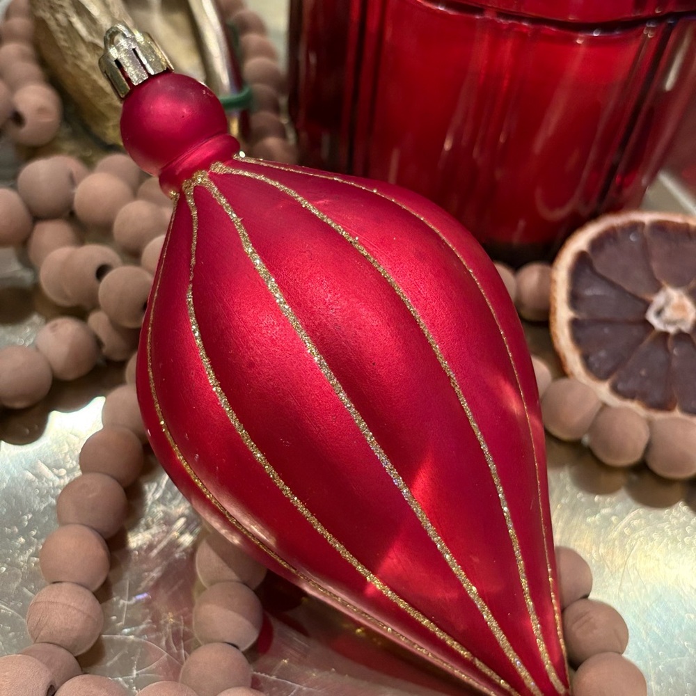 Elegant Vintage Drop Ornament